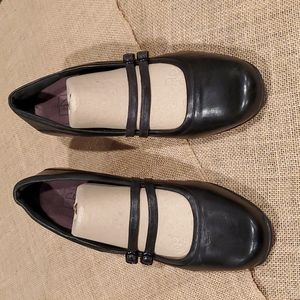 Clarks Active Air Mary Jane Heels